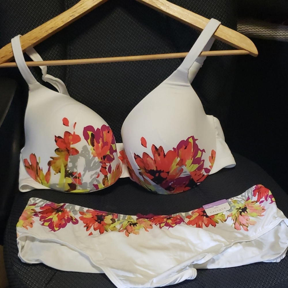 Bra and panty set